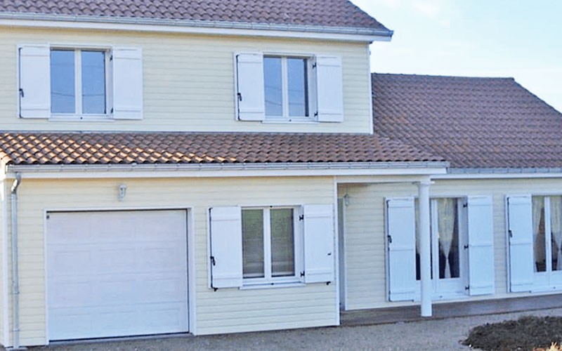 Volets battants PVC blanc